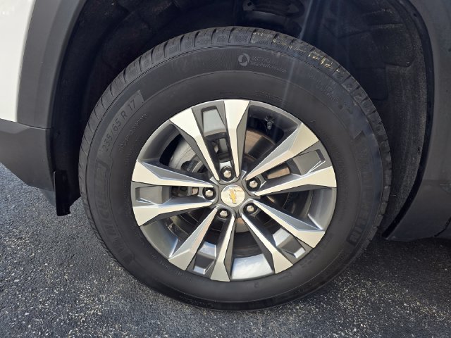 Used 2025 Chevrolet Equinox LT AWD/4WD image 10