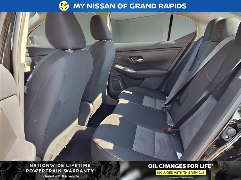 New 2025 Nissan Sentra SR w/ Midnight Edition image 7