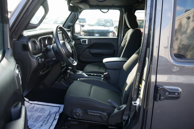 Used 2022 Jeep Gladiator Sport image 2