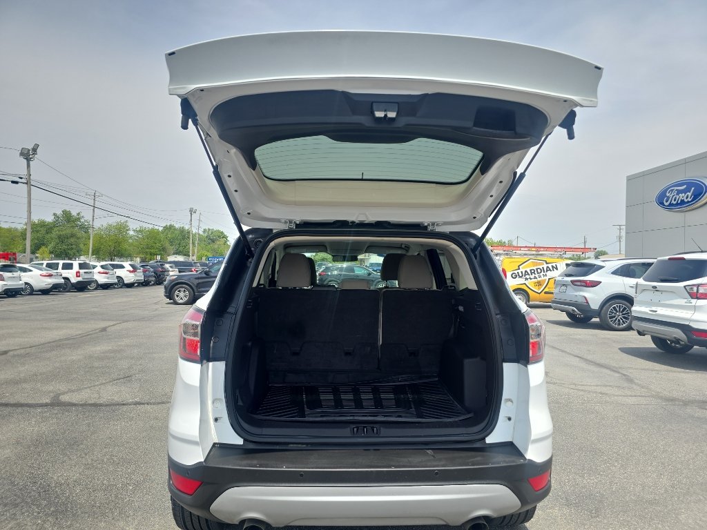 Used 2017 Ford Escape SE AWD/4WD image 9