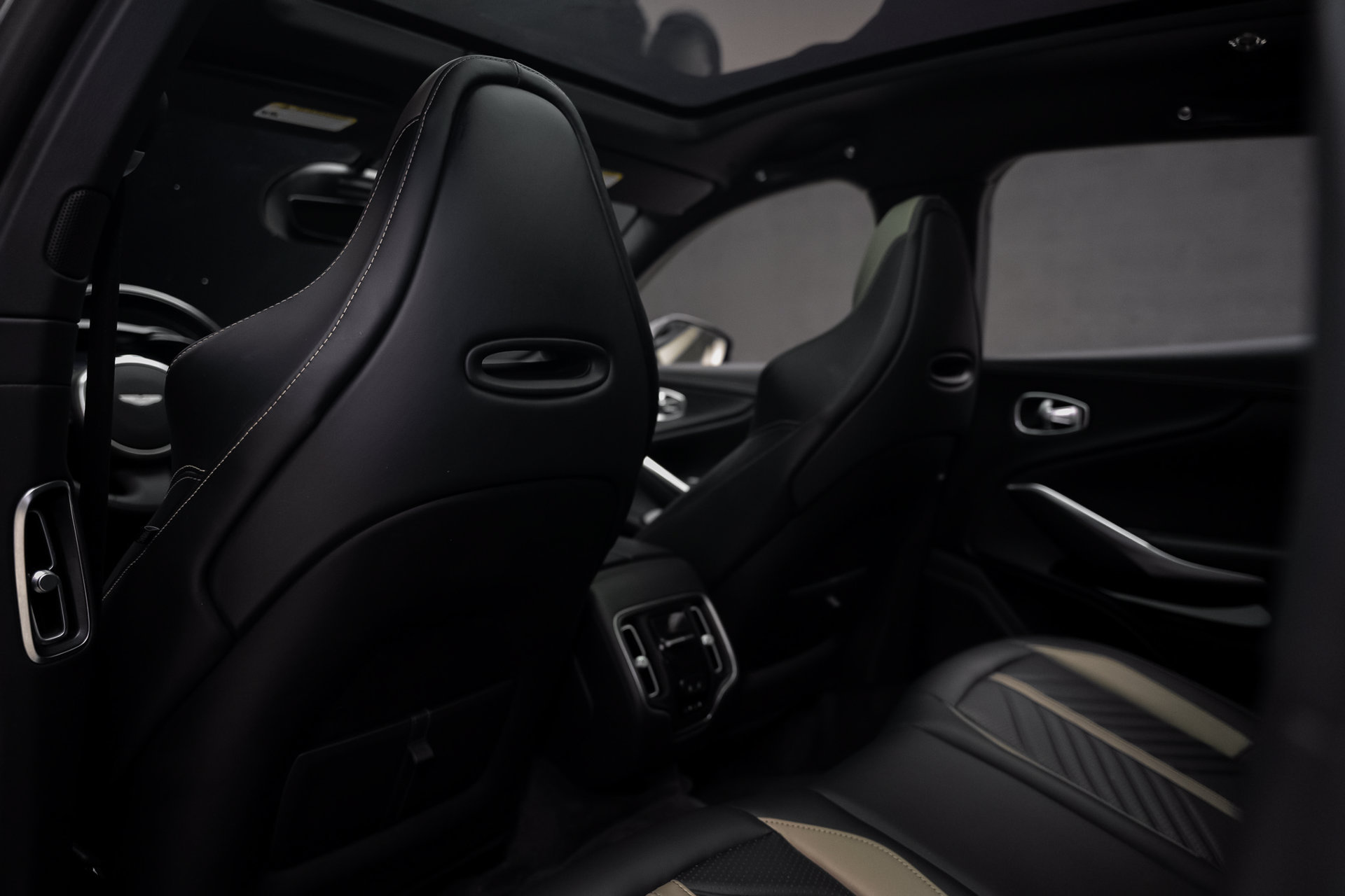 Used 2023 Aston Martin DBX 707 AWD/4WD image 68