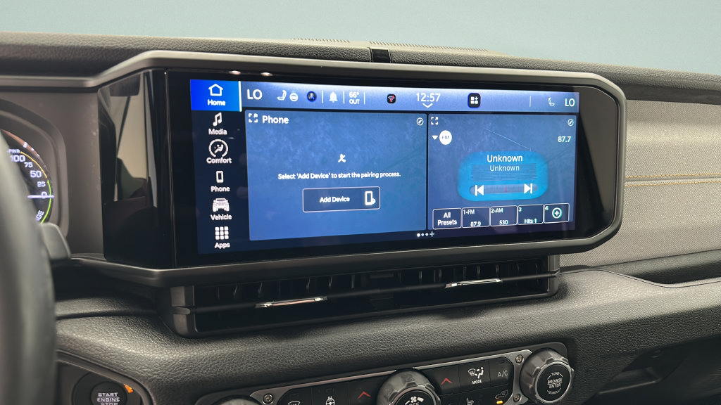 Used 2024 Jeep Wrangler Unlimited w/ Convenience Group AWD/4WD image 16