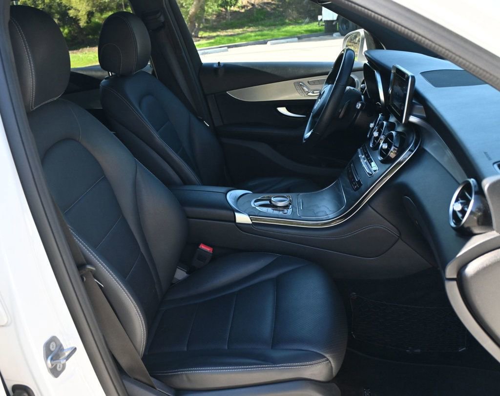 Used 2019 Mercedes-Benz GLC 300 4MATIC image 17