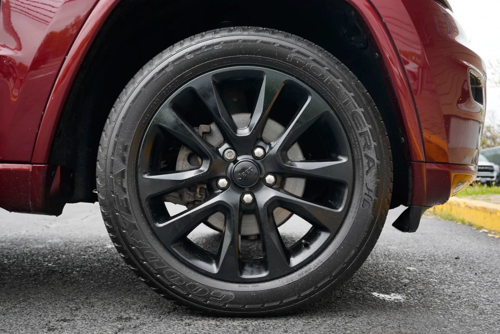 Used 2019 Jeep Grand Cherokee Altitude AWD/4WD image 17