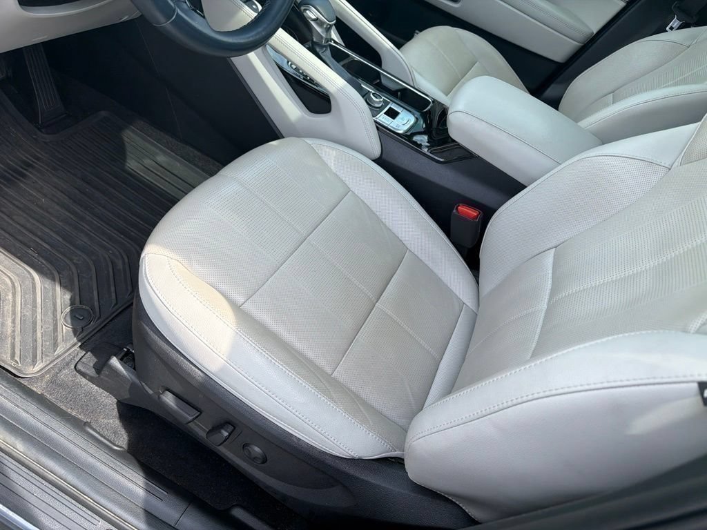 Certified 2023 Kia Telluride EX w/ EX Captain's Chair Package AWD/4WD image 7