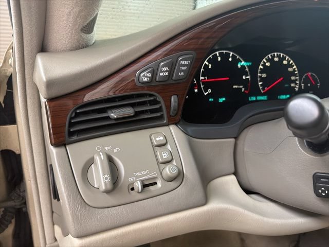 Used 2005 Cadillac De Ville DHS w/ Equipment Group FWD image 36