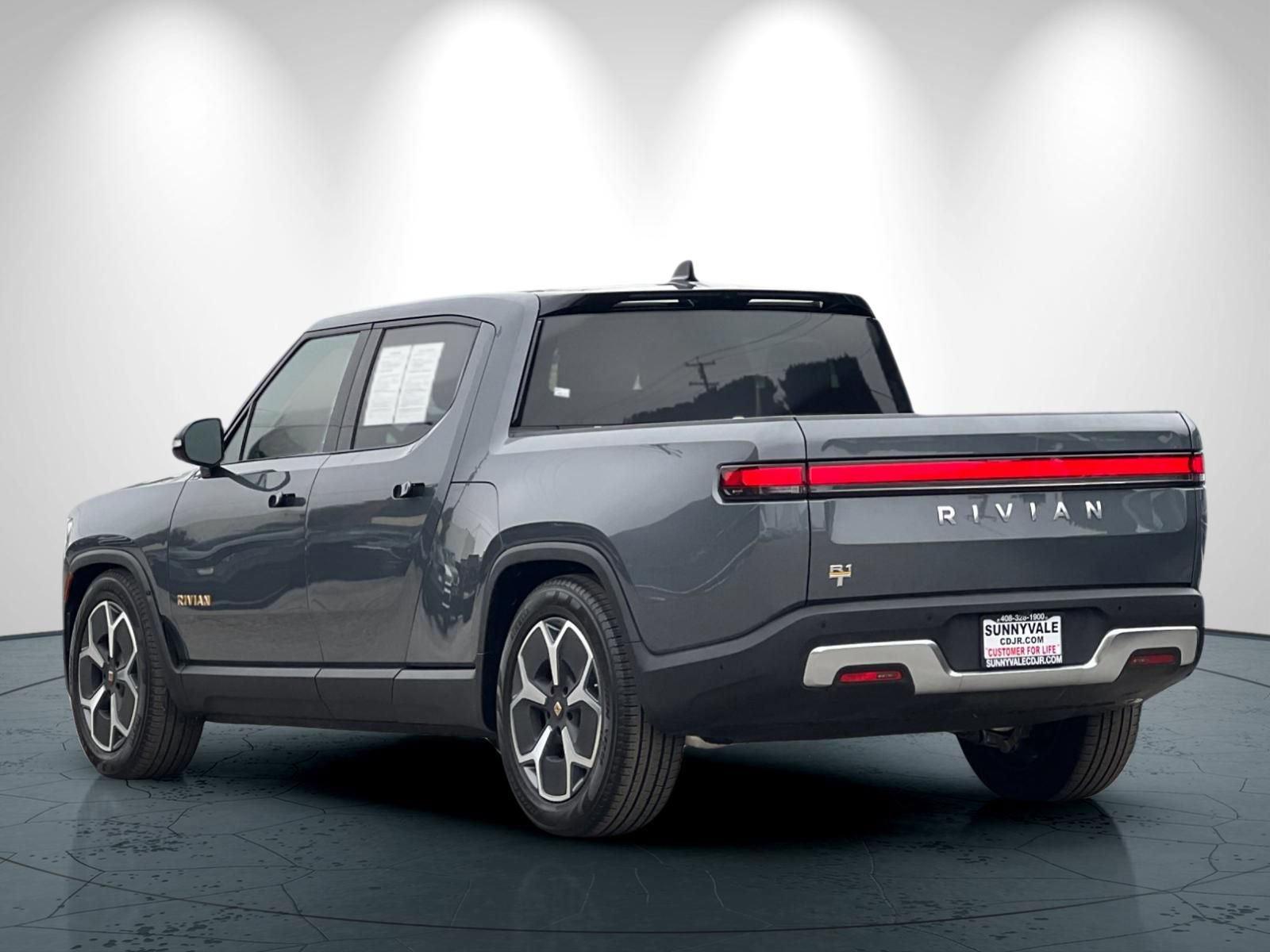 Used 2022 Rivian R1T Adventure image 6