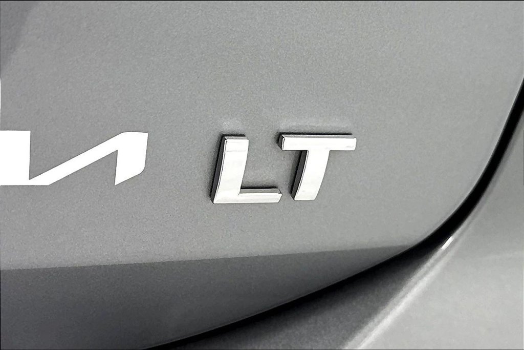 Used 2023 Chevrolet Equinox LT FWD image 26