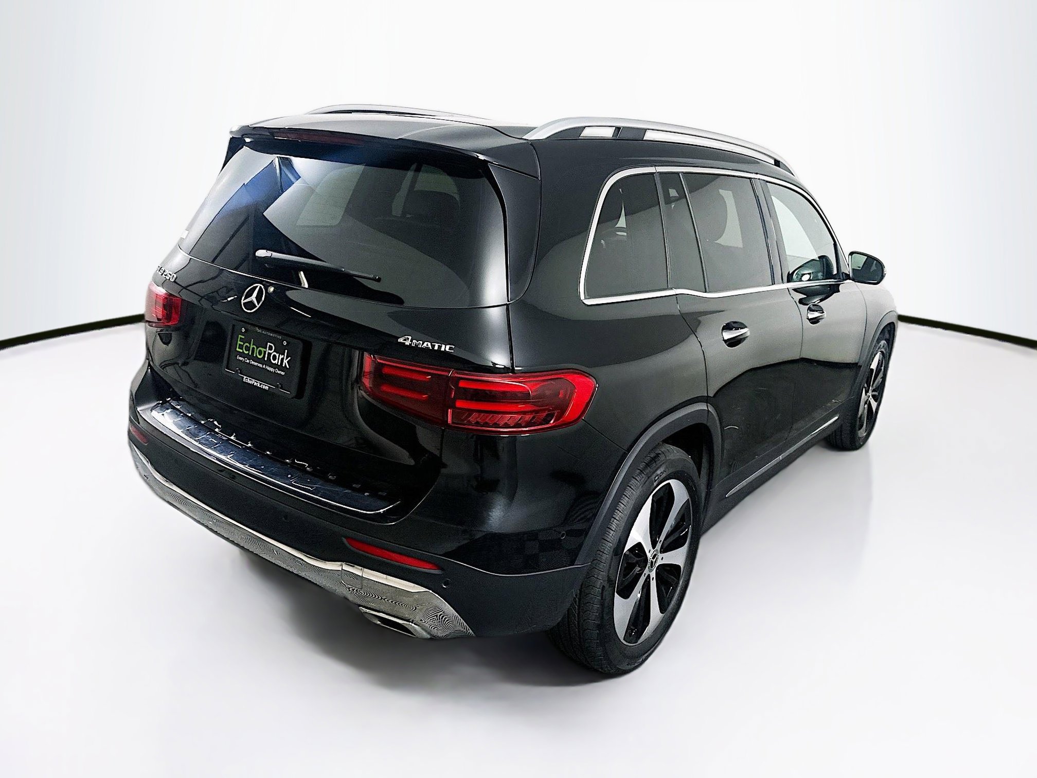 Used 2025 Mercedes-Benz GLB 250 4MATIC image 9