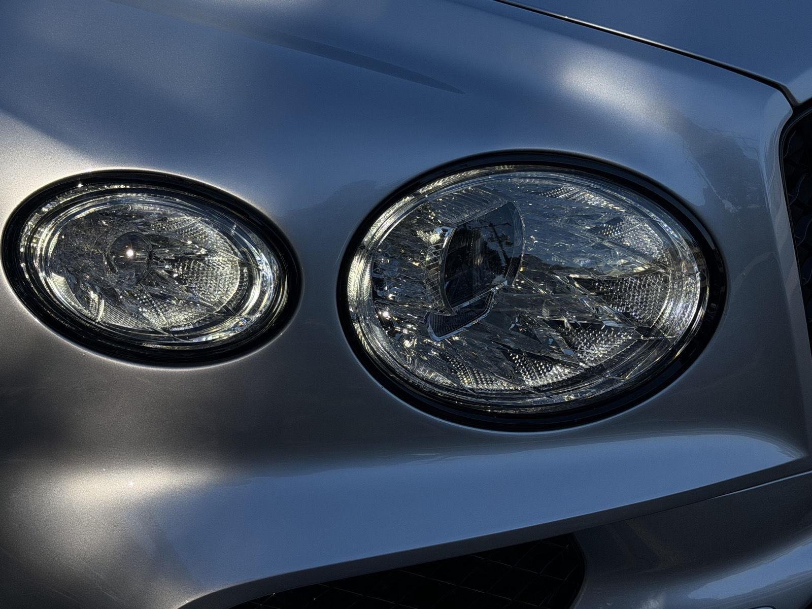 New 2027 Bentley Bentayga AWD/4WD image 6