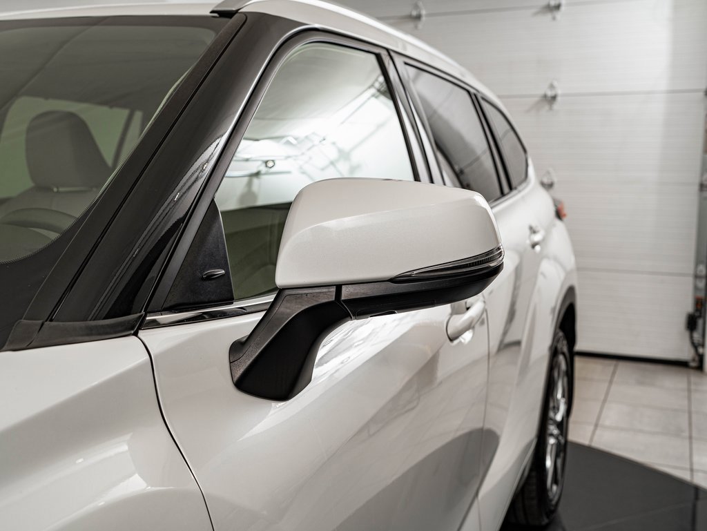 Used 2021 Toyota Highlander Limited image 16