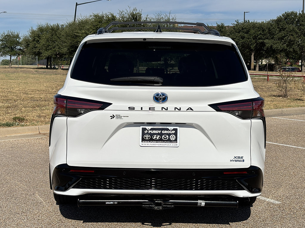 Certified 2024 Toyota Sienna XSE w/ XSE Plus Package FWD image 7