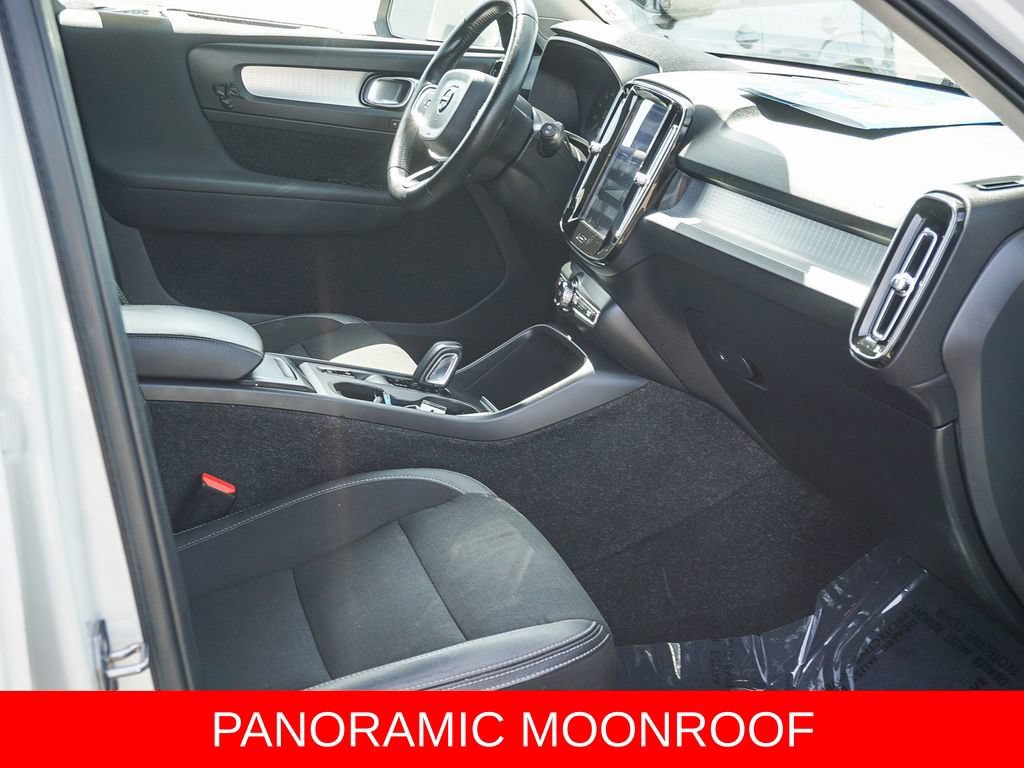 Used 2020 Volvo XC40 T5 Momentum AWD/4WD image 12