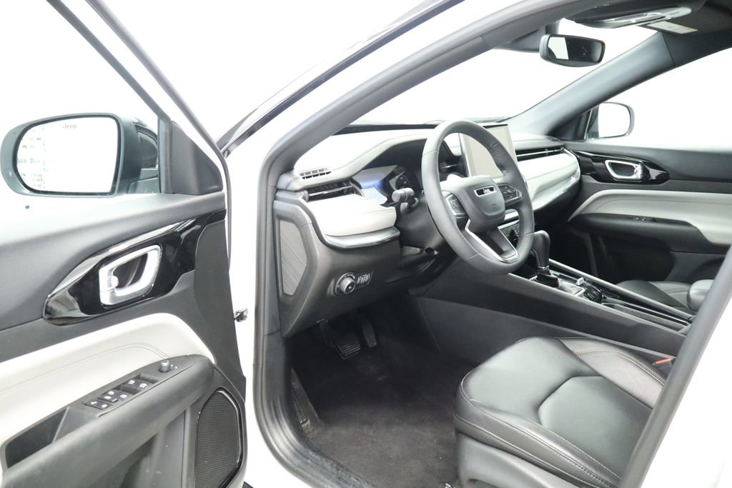 Used 2024 Jeep Compass Limited AWD/4WD image 29