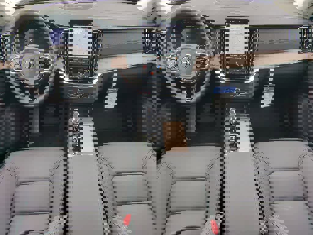 New 2025 Volvo XC90 B5 Plus w/ Protection Package Premier image 14