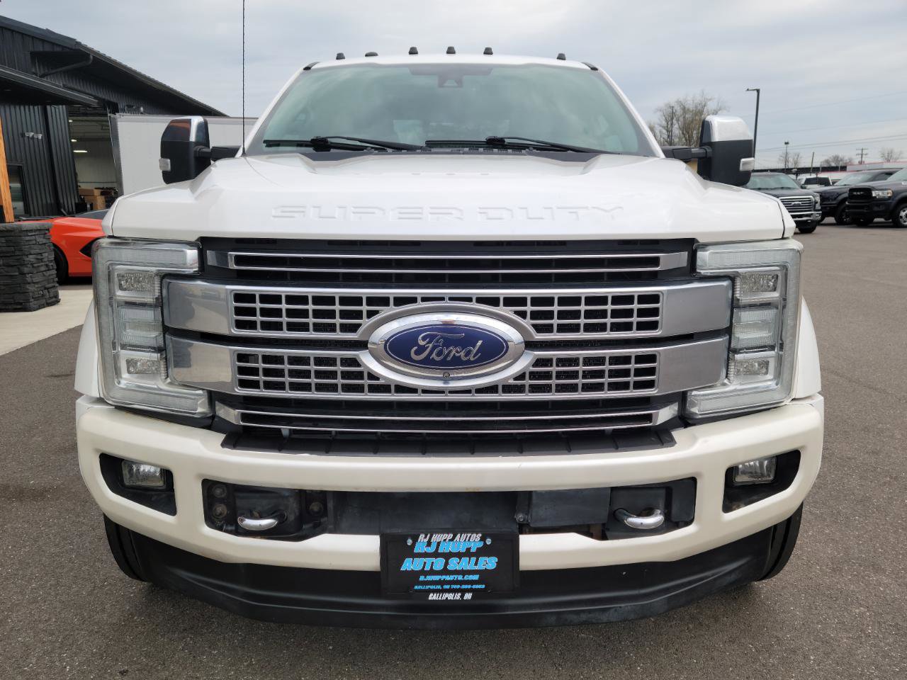Used 2017 Ford F450 Platinum w/ Platinum Ultimate Package AWD/4WD image 2