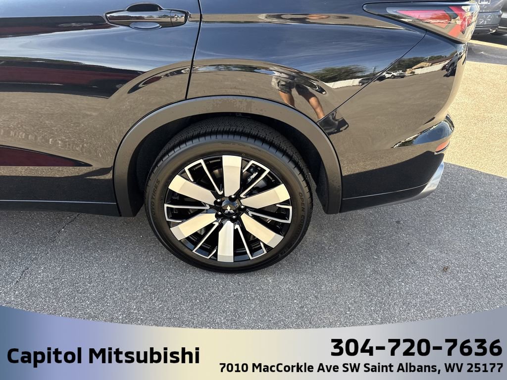 New 2025 Mitsubishi Outlander SEL image 8