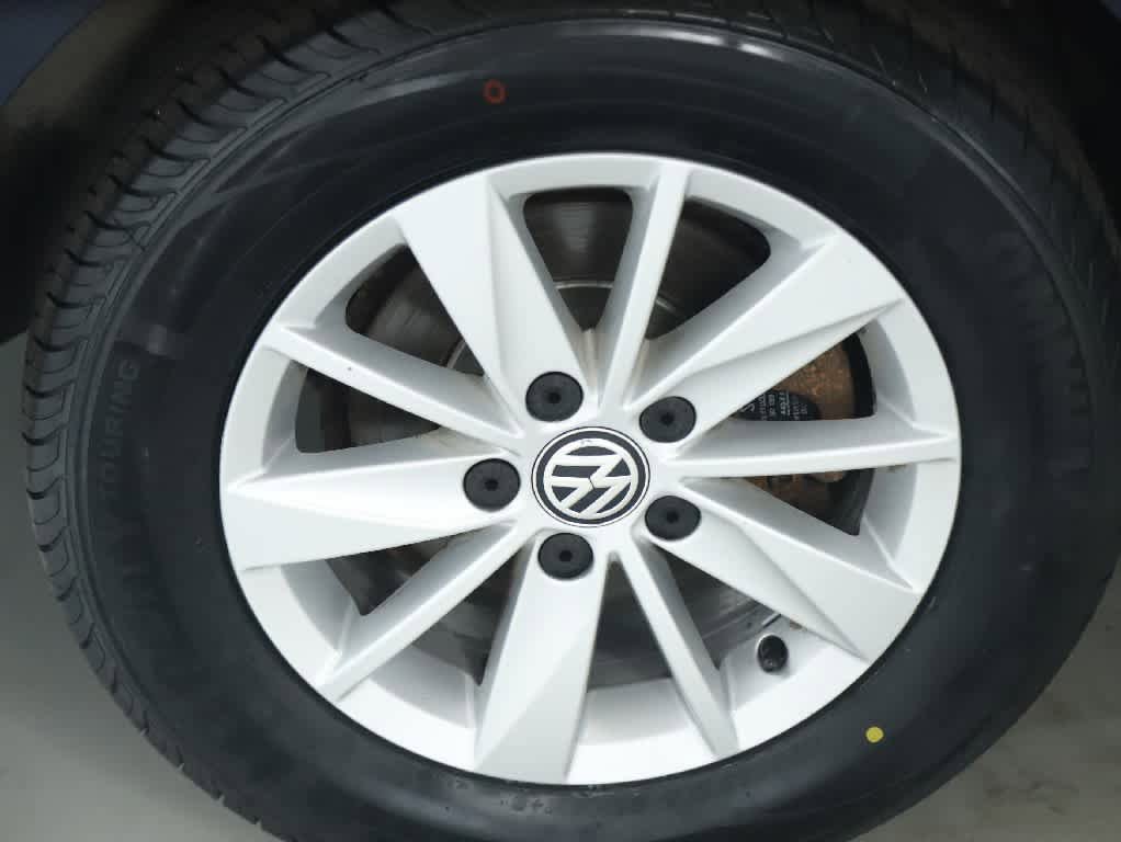 Used 2016 Volkswagen Golf S FWD image 12