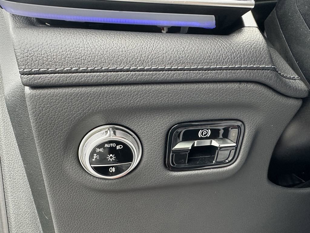 New 2026 Mercedes-Benz EQS 400 4MATIC SUV image 35