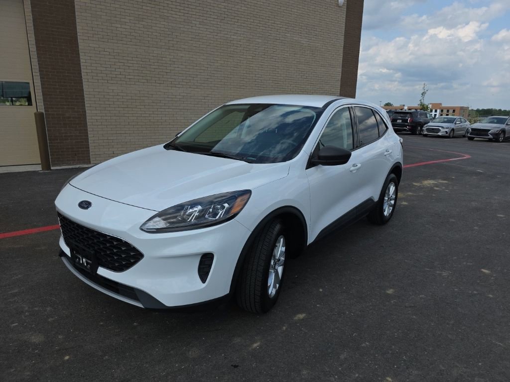 Used 2022 Ford Escape SE FWD image 1