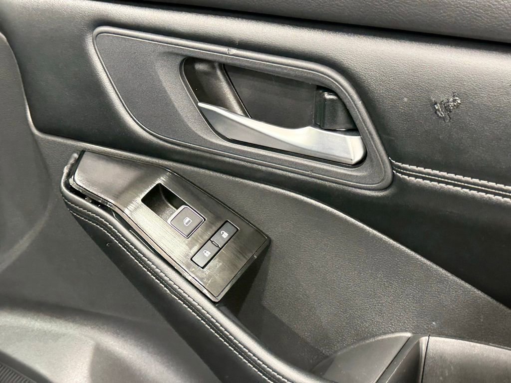 Used 2026 Nissan Rogue SL image 23