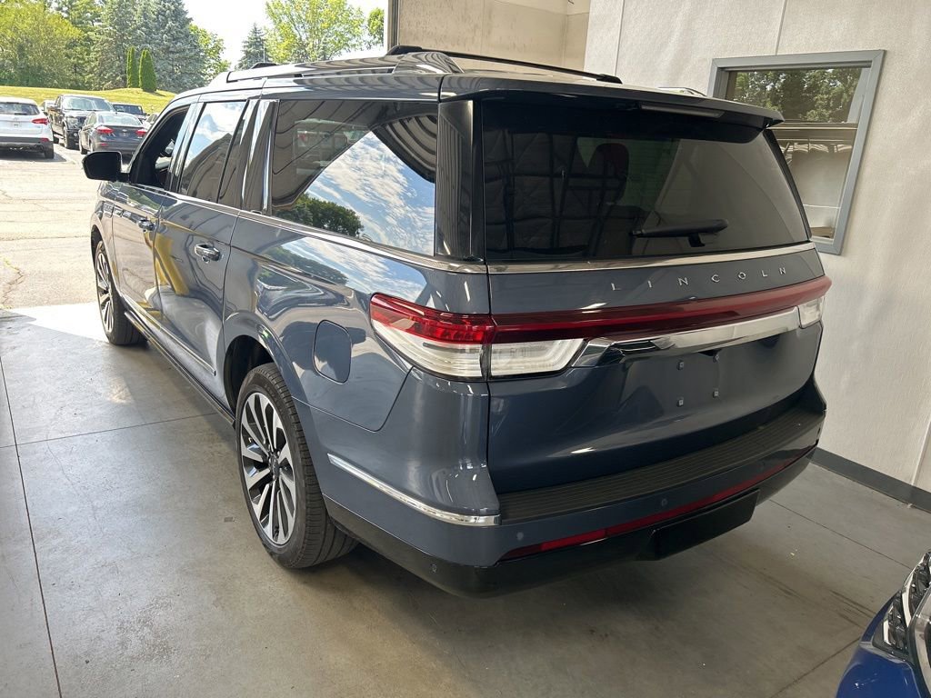 Used 2023 Lincoln Navigator L Reserve AWD/4WD image 7
