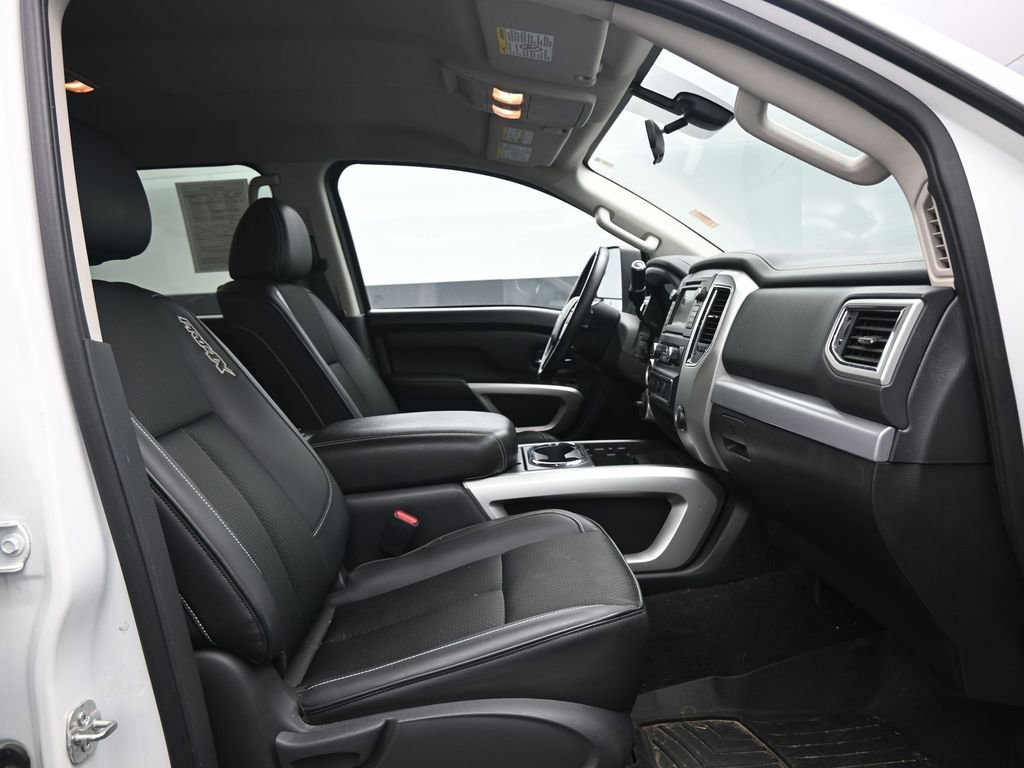 Used 2019 Nissan Titan PRO-4X image 22