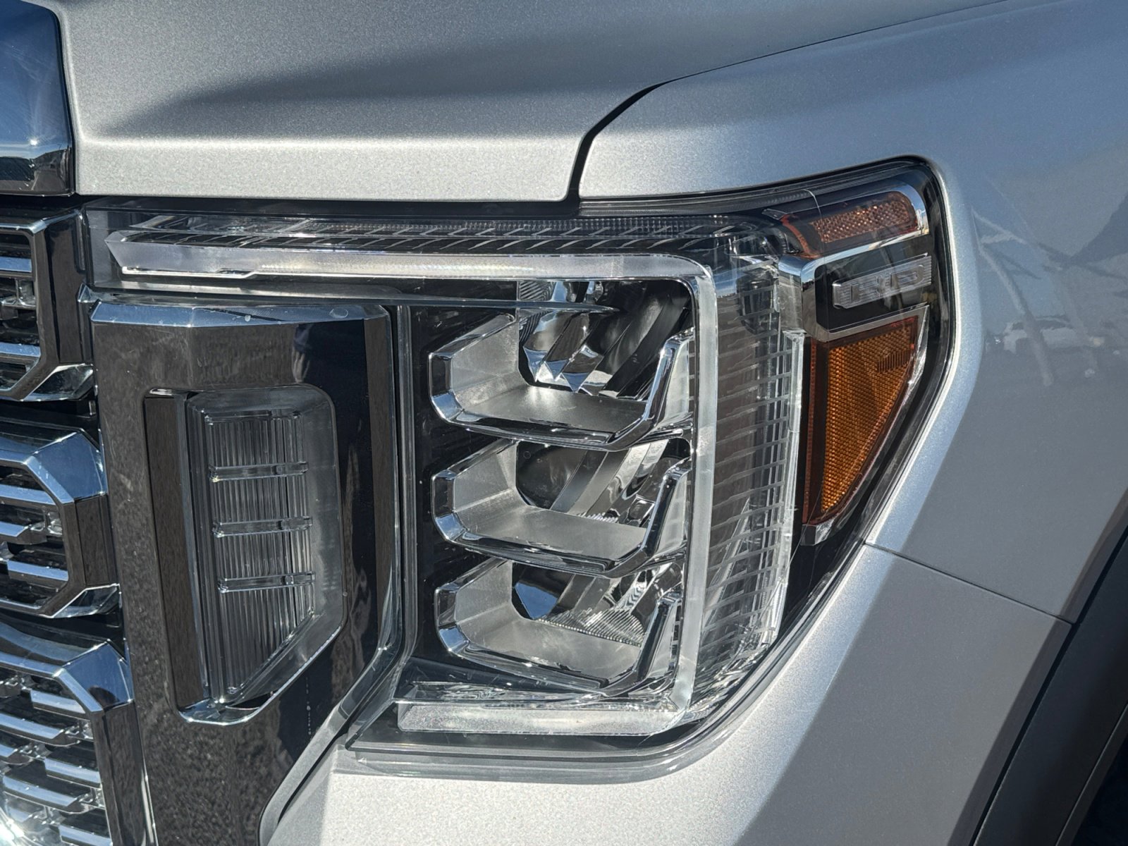 Used 2022 GMC Sierra 3500 Denali w/ Denali Ultimate Package image 9