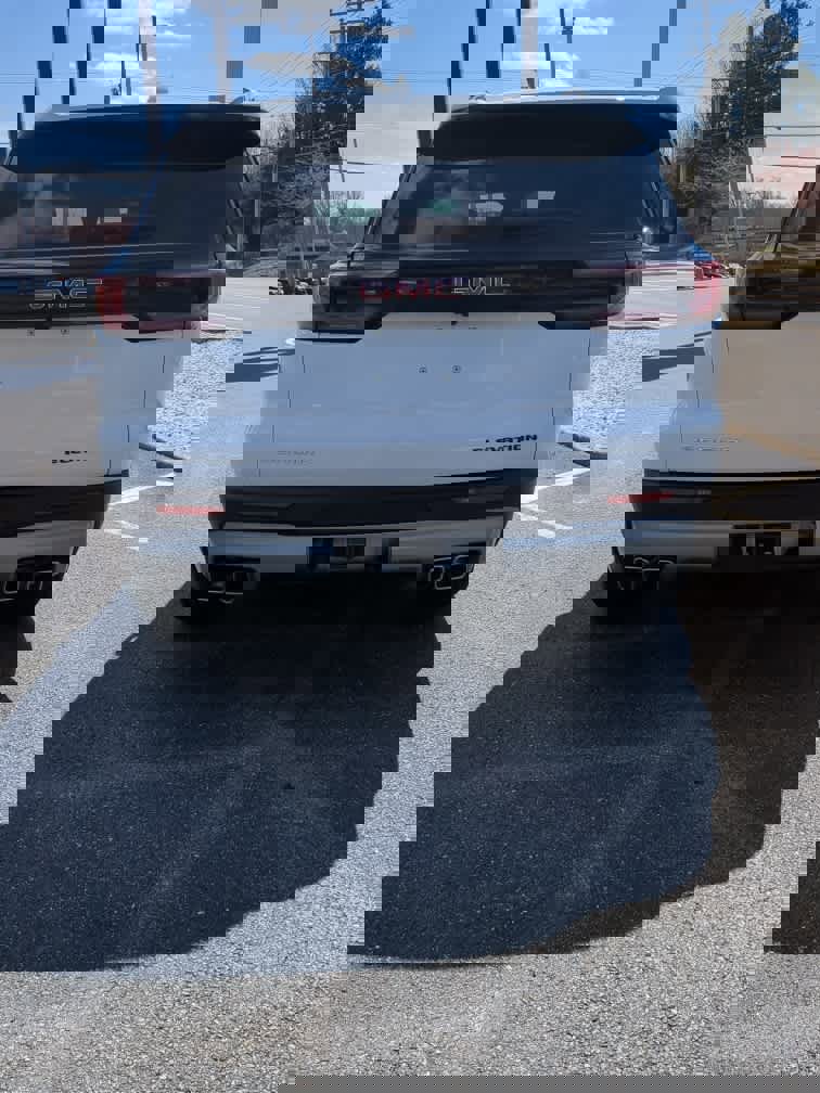 Used 2025 GMC Acadia Elevation image 5