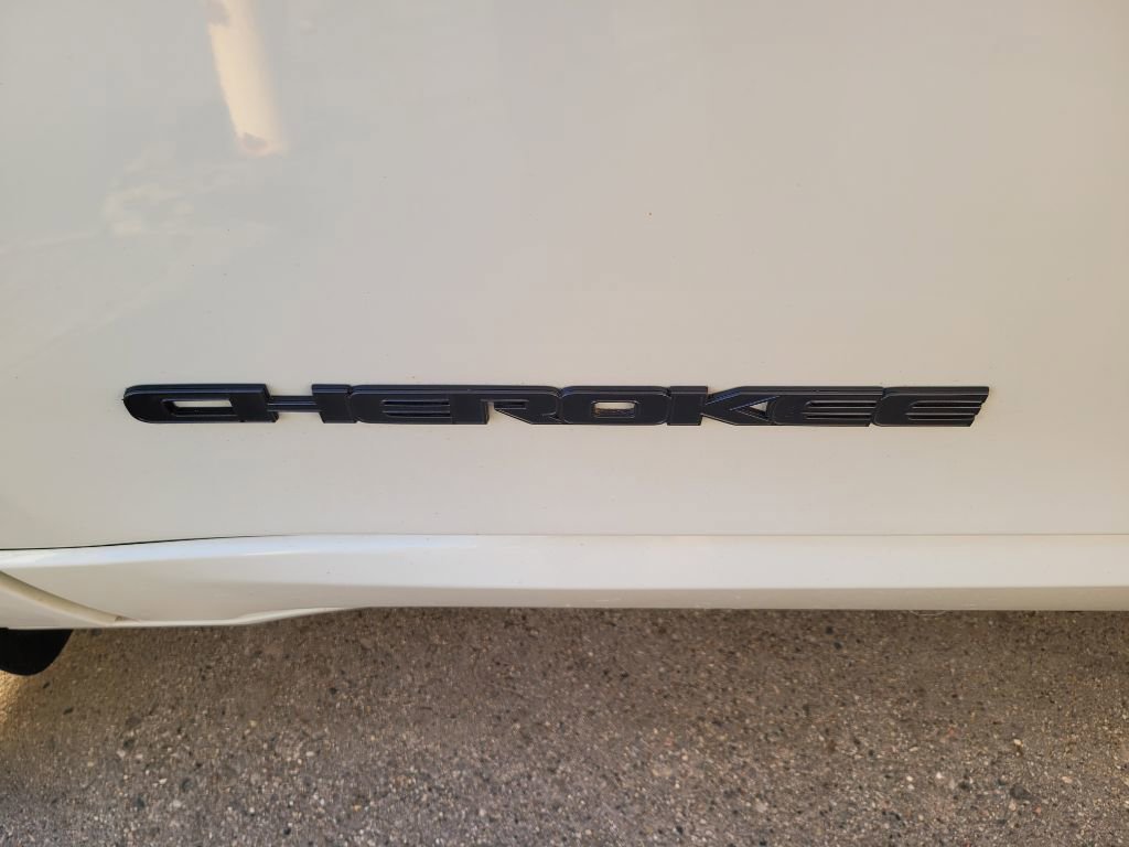 Used 2019 Jeep Cherokee High Altitude image 11