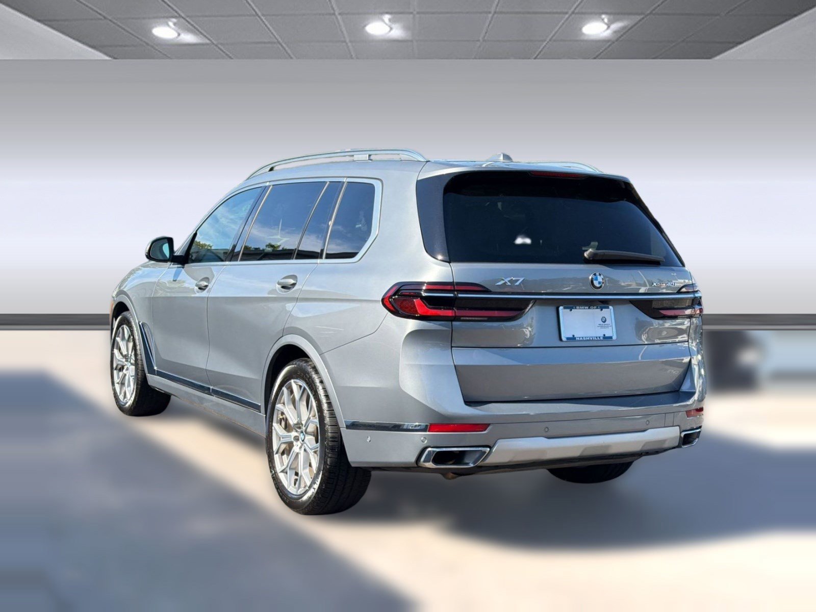 Used 2025 BMW X7 xDrive40i w/ Executive Package AWD/4WD image 3