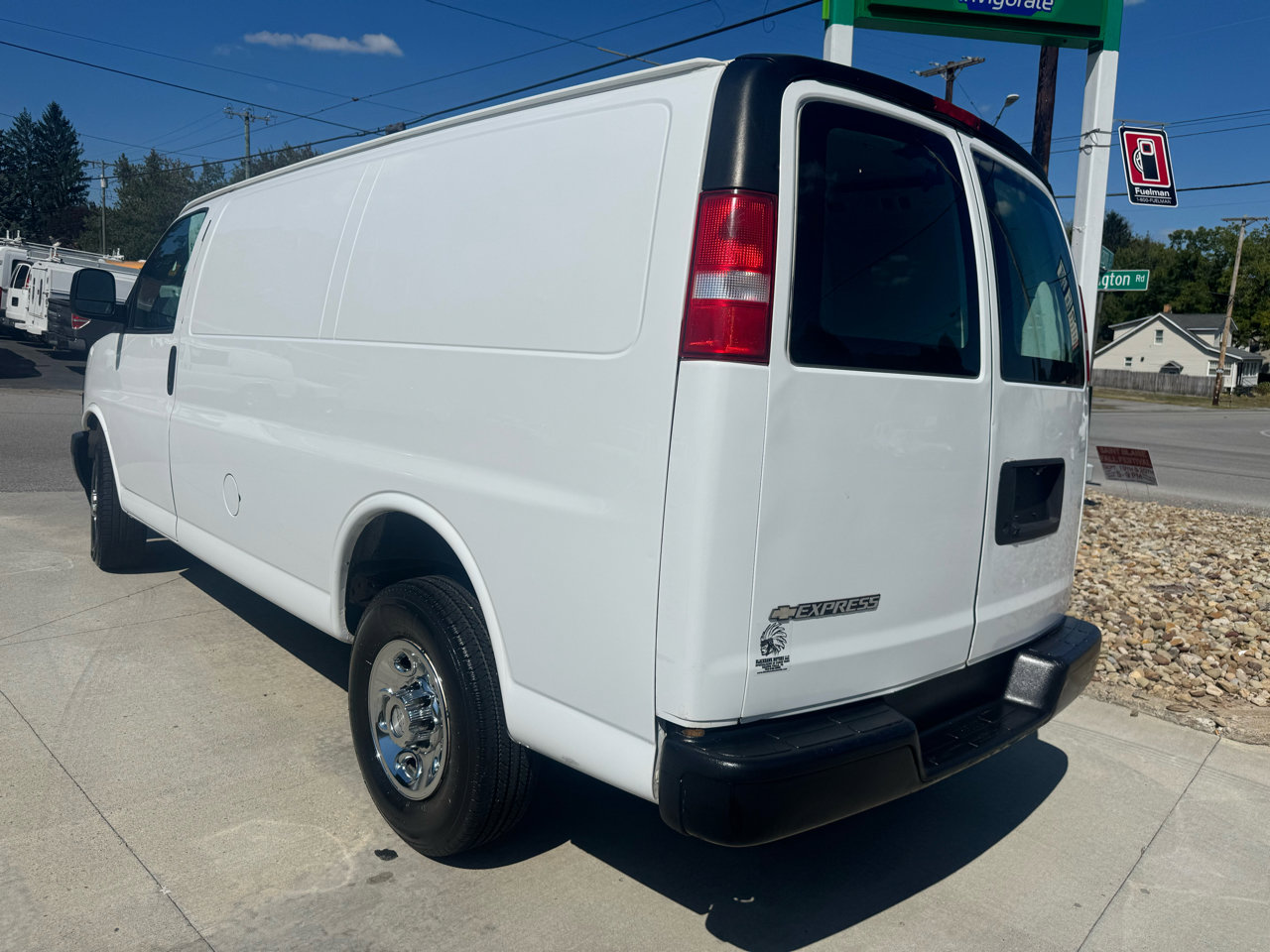 Used 2018 Chevrolet Express 2500 image 3