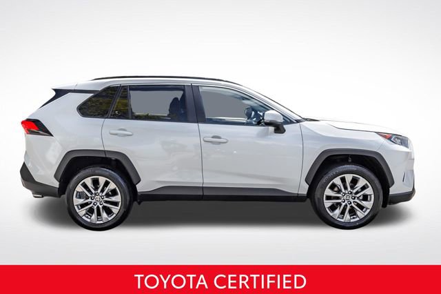 Used 2021 Toyota RAV4 XLE Premium AWD/4WD image 5