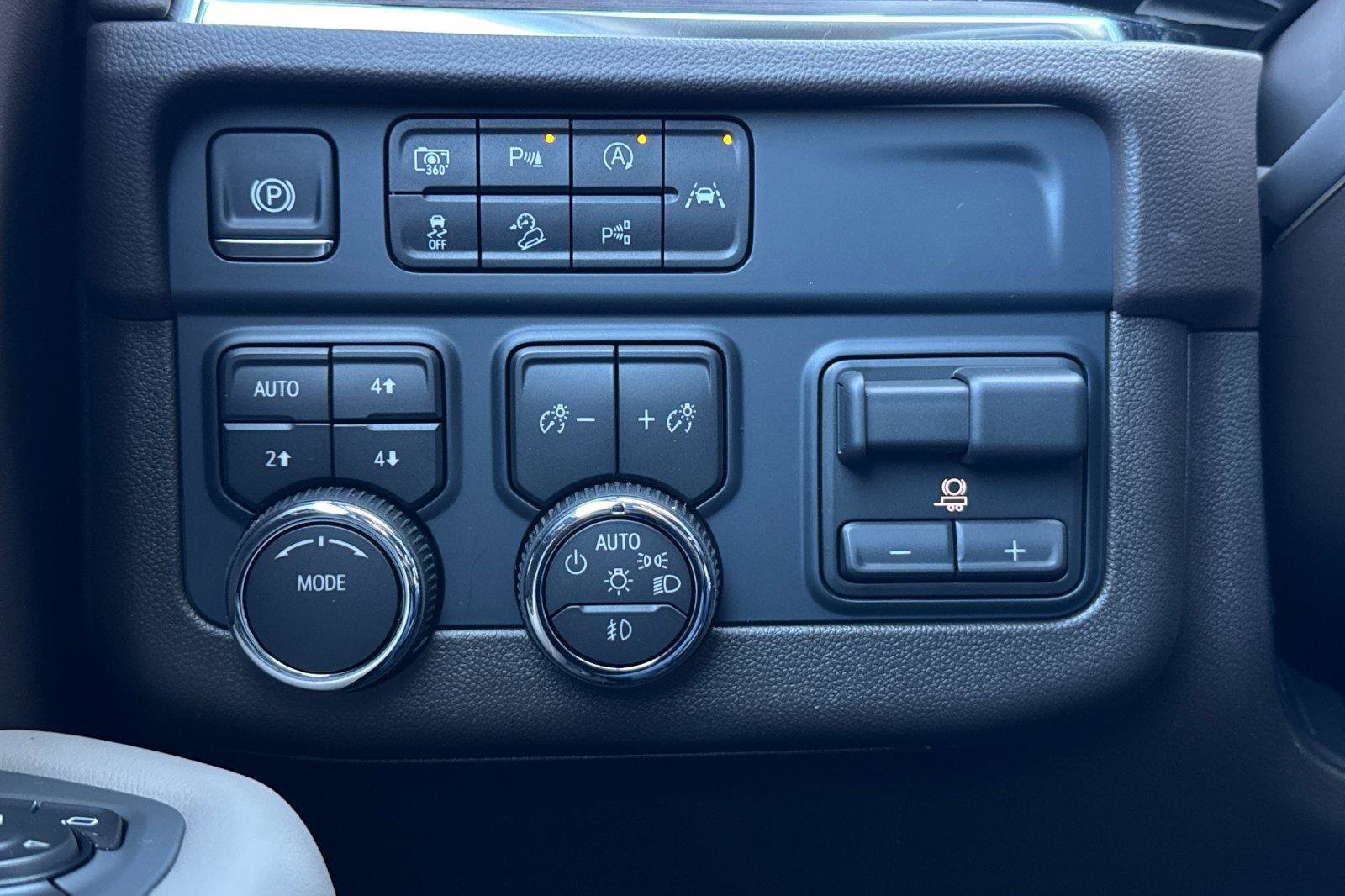 New 2026 Chevrolet Suburban LT w/ Comfort Package image 36