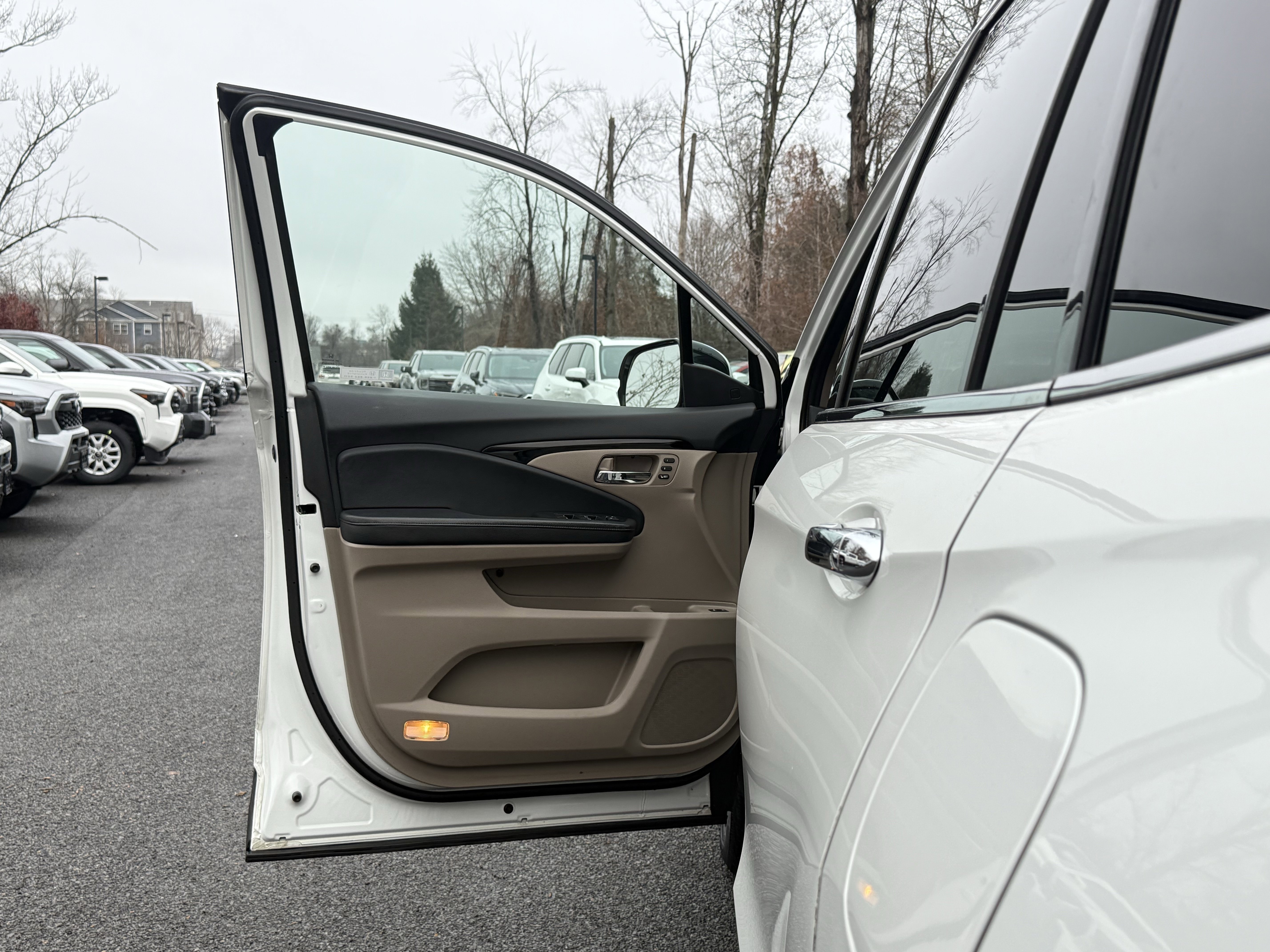 Used 2020 Honda Pilot Touring image 25