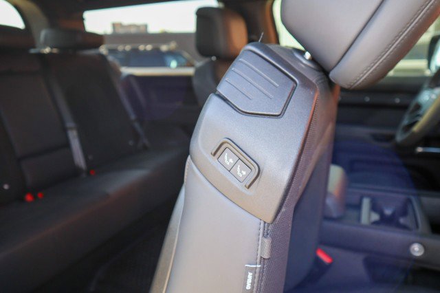 Used 2023 Land Rover Defender 90 V8 image 17