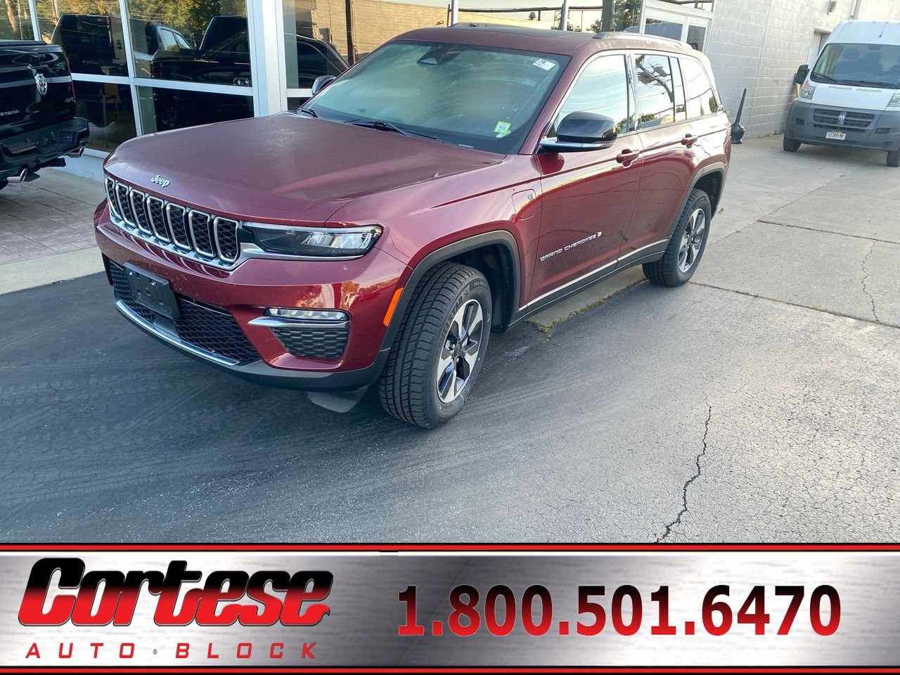 Used 2023 Jeep Grand Cherokee 4WD 4xe image 1