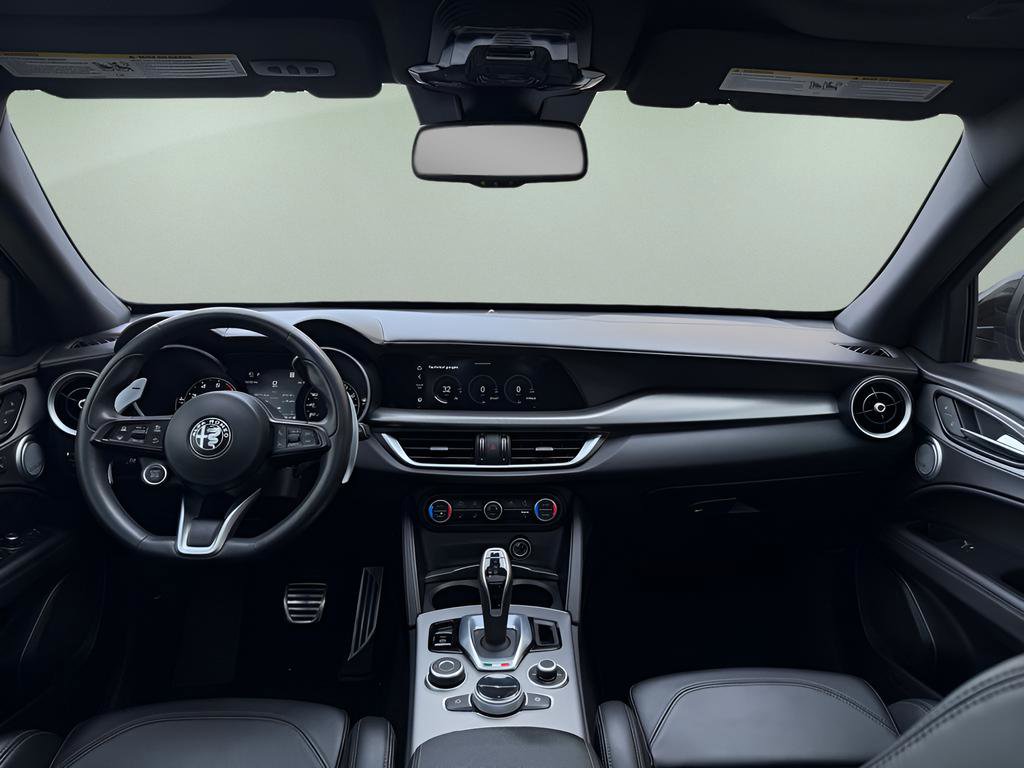 Used 2023 Alfa Romeo Stelvio Veloce image 16