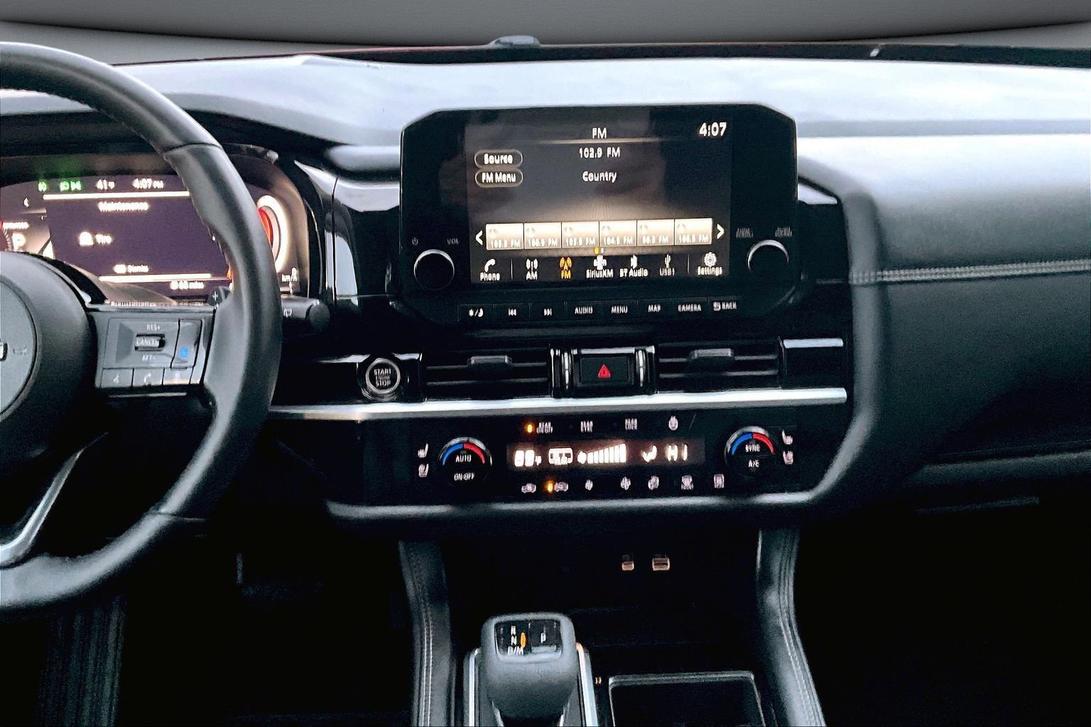 Used 2023 Nissan Pathfinder Platinum image 9