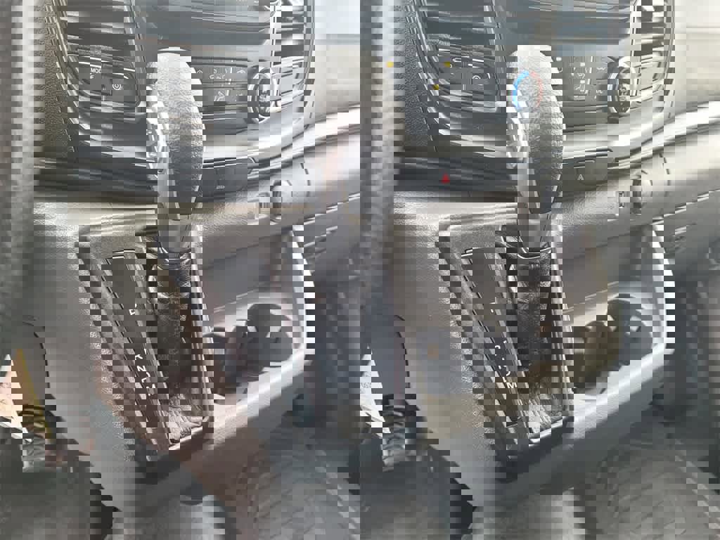 Used 2023 Ford Transit 250 Medium Roof image 18