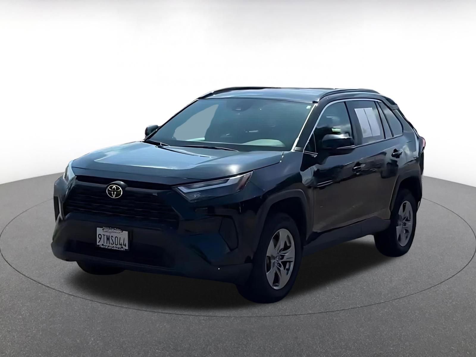 Used 2025 Toyota RAV4 XLE w/ Convenience Package AWD/4WD image 7