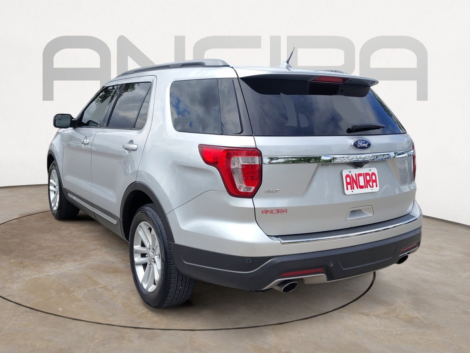 Used 2018 Ford Explorer XLT w/ Equipment Group 202A image 11