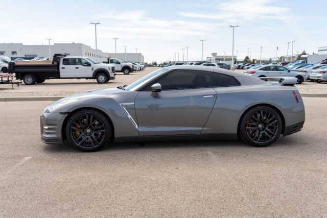 Used 2016 Nissan GT-R Premium image 4