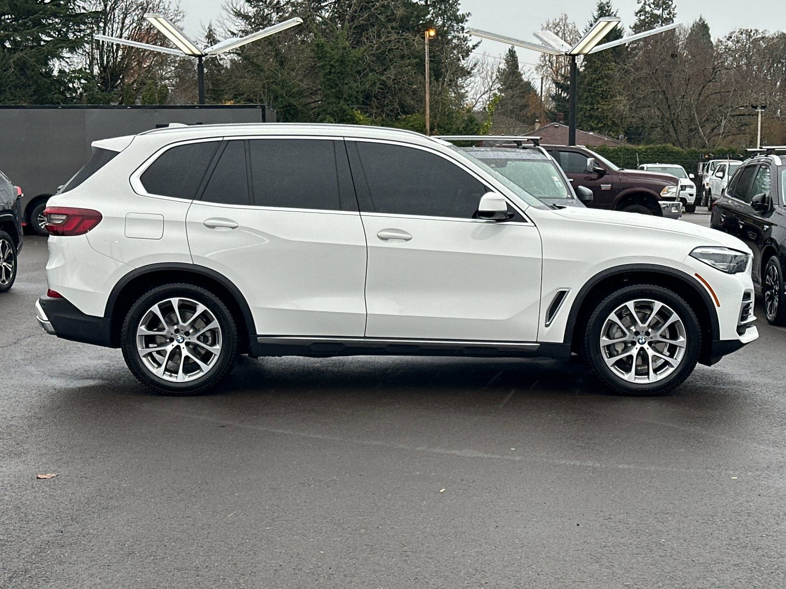 Used 2022 BMW X5 xDrive40i w/ Climate Comfort Package image 3