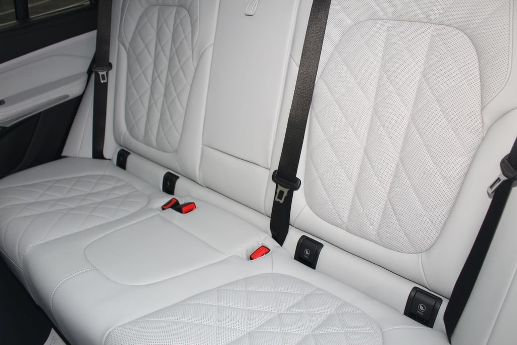 Used 2026 BMW X5 xDrive50e AWD/4WD image 21