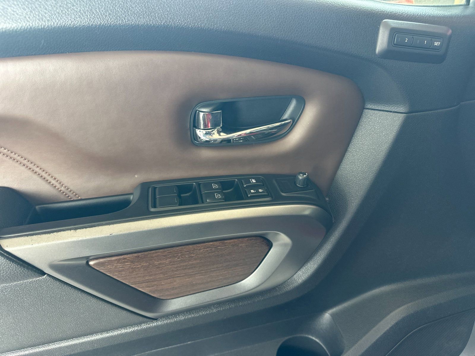 Used 2016 Nissan Titan Platinum Reserve RWD image 10