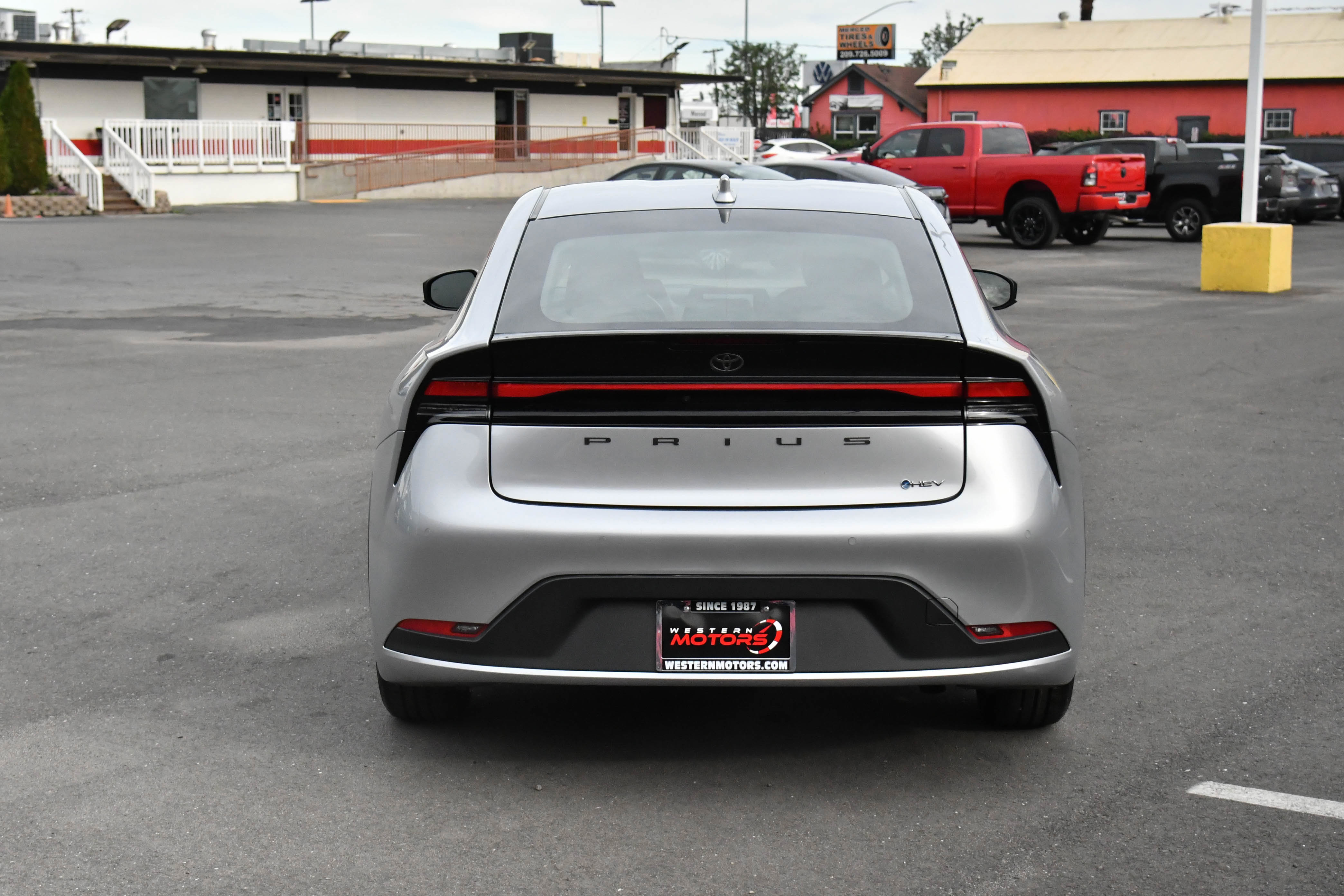 Used 2024 Toyota Prius LE image 7