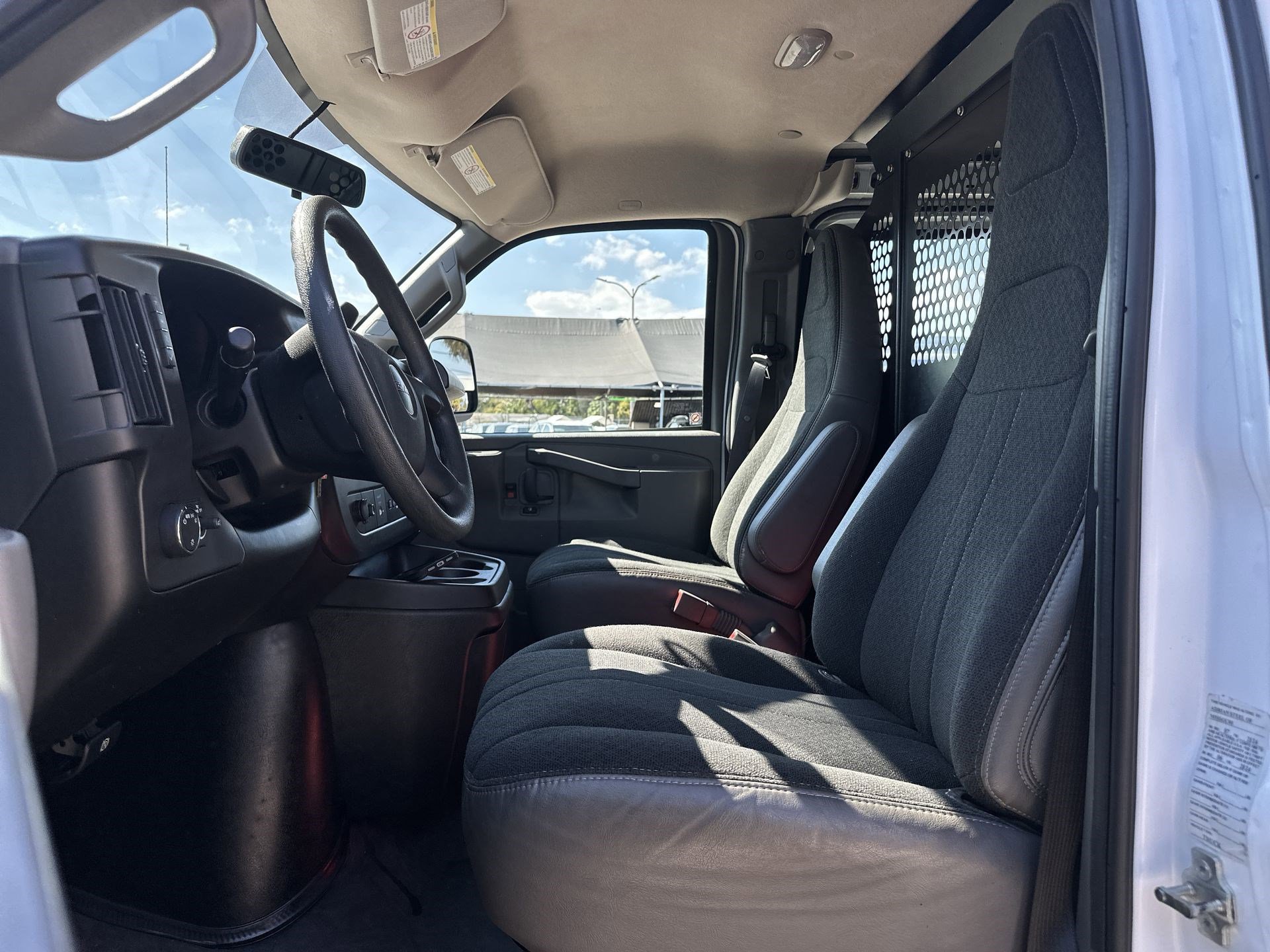 Used 2024 GMC Savana 2500 w/ Driver Convenience Package image 13