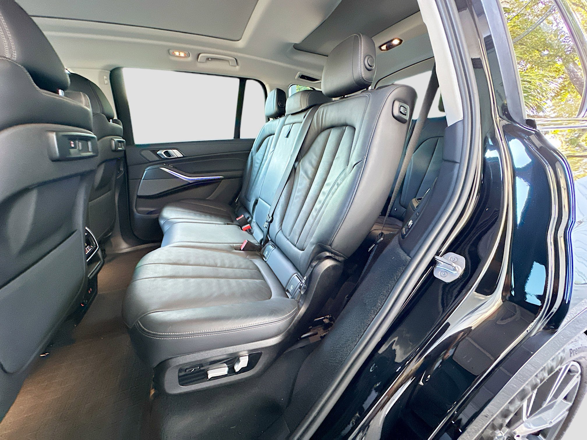 Certified 2022 BMW X7 xDrive40i w/ Premium Package image 26