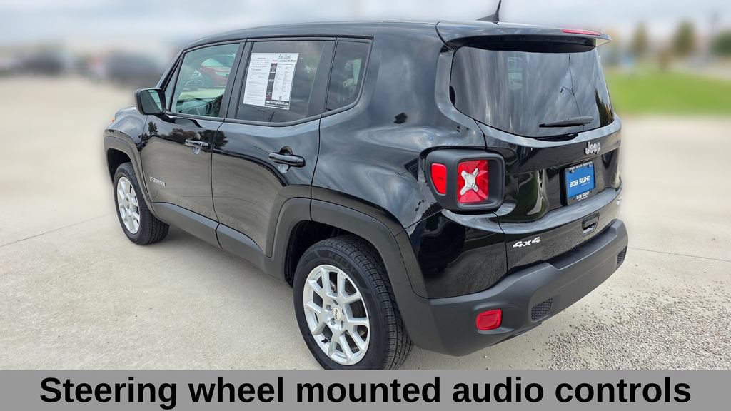 Used 2023 Jeep Renegade Latitude AWD/4WD image 3